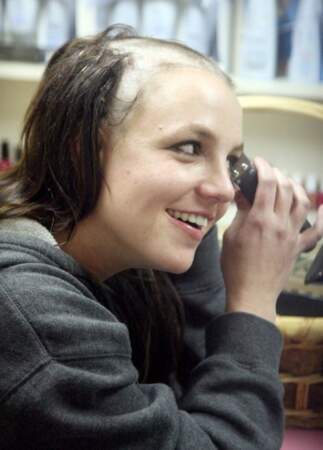 Britney Spears se rase le crâne en 2007