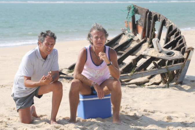 Retour à la plage dans Camping 2 (2010), avec Richard Anconina en naufragé des vacances