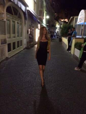 Promenade dans les rues de Capri, dans la baie de Naples