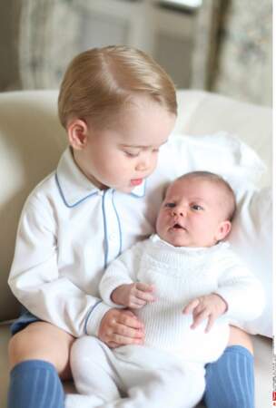 Quelle magnifique complicité entre les deux royal babies !