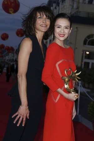 Belle complicité entre la star française et l'actrice chinoise, héroïne notamment de Tigre et Dragon