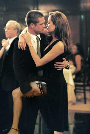 Sur le tournage de Mr and Mrs Smith, la complicité est évidente avec Angelina Jolie ! (2005)