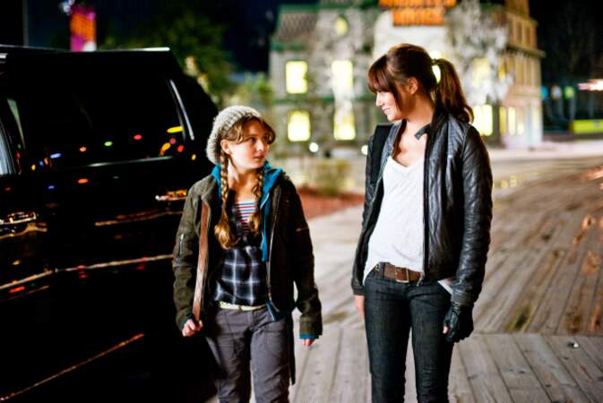 L'actrice dans Bienvenue à Zombieland (2009), avec sa "soeur" Abigail Breslin