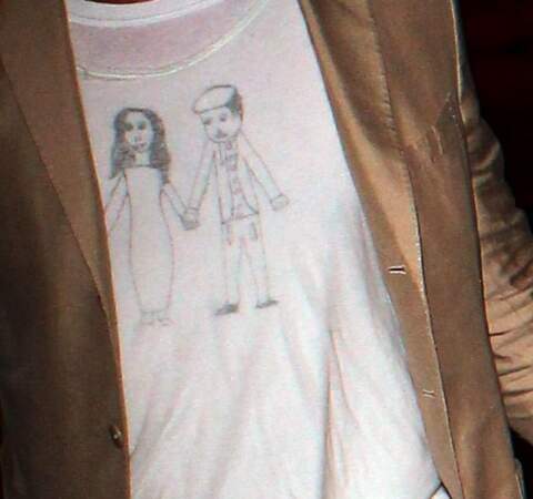 Le t-shirt de Brad est l'imprimé d'un dessin de sa fille Vivienne