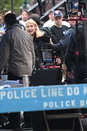 Sur le tournage de Homeland, Claire Danes ne semble pas contente du tout. Ça risque de chauffer 
