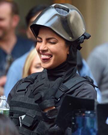 Priyanka Chopra prise d'un fou rire en pleine scène de la saison 2 de Quantico.