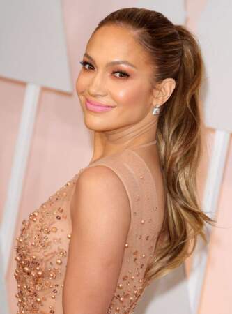 Jennifer Lopez, 45 ans, dans une pause très naturelle.