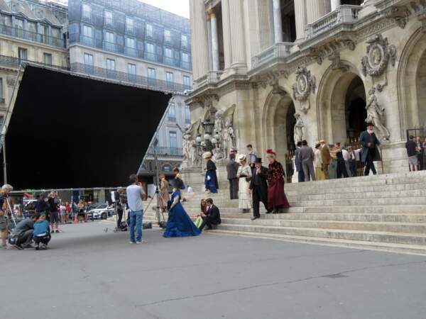 À Paris, les touristes ont remarqué un tournage devant l'Opéra Garnier