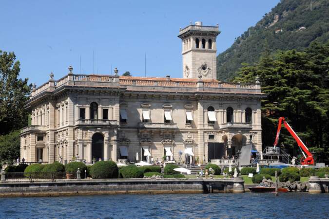 La villa Erba située à Cernobbio sur les rives du lac de Côme a été le théâtre du tournage.