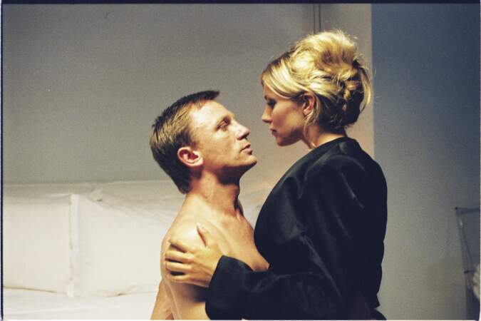 2004 : elle fait face à Daniel Craig dans Layer Lake, l'un de ses premiers films