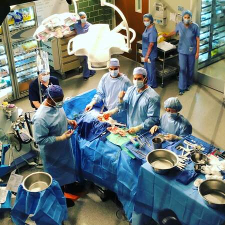 Petite visite en salle d'opération de Grey's Anatomy avec Giacomo Gianniotti