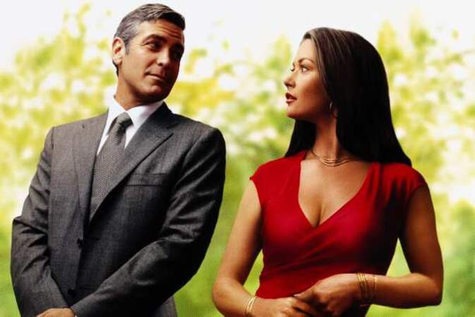 Elle s'écharpe avec George Clooney dans Intolérable cruauté (2003)