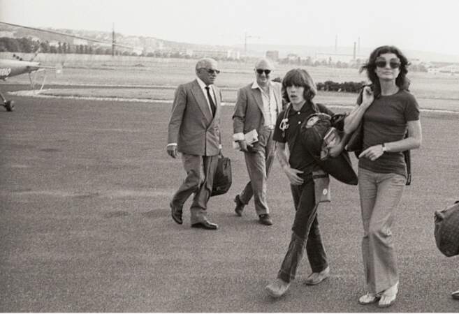 Jackie et John Kennedy Jr en juin 1973.