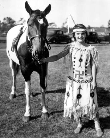 En 1939, à East Hampton Riding Club en 1939.