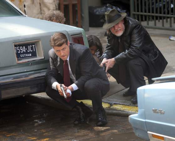 Ben McKenzie et Donal Logue sont en planque sur le tournage de Gotham