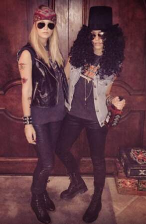Fans des Guns N' Roses, les deux copines se sont déguisées en Axl Rose et Slash !