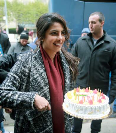 Ce n'était pas l'anniversaire de Priyanka Chopra, mais l'équipe de Quantico avait visiblement quelque chose à fêter