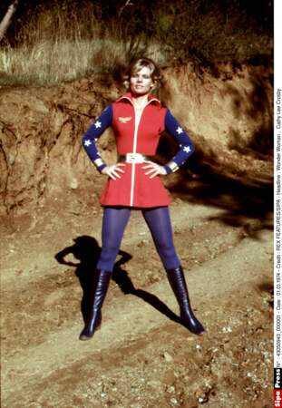 La seule Wonder Woman blonde à ce jour : Cathy Lee Crosby dans un téléfilm sorti en 1974