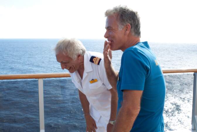 Croisière agitée dans Bienvenue à bord (2011), avec Gérard Darmon