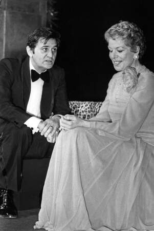 Au théâtre en 1974, dans la pièce Virgule, avec Madeleine Robinson 