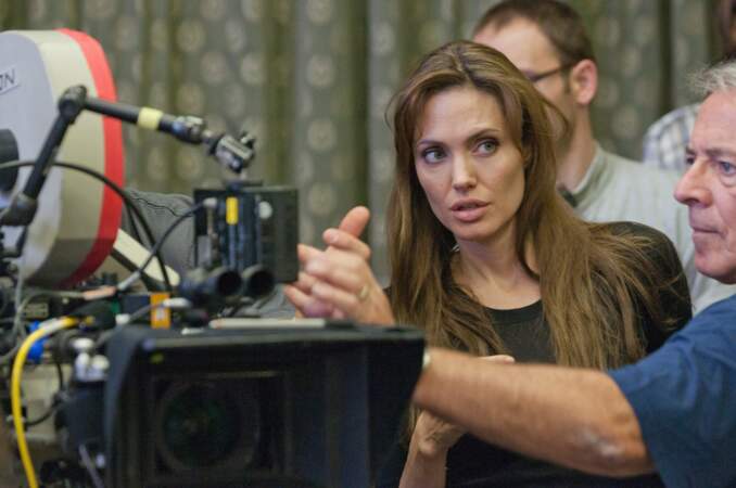 Angelina Jolie, épanouie, se lance dans la réalisation de ses films