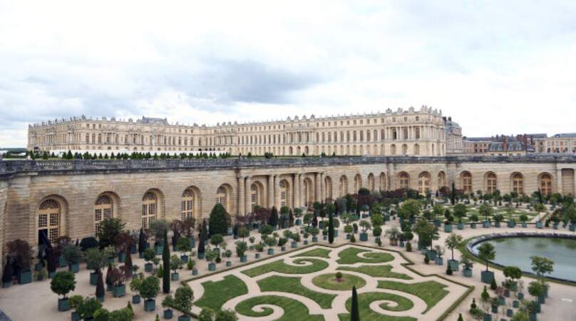 … direction le château de Versailles