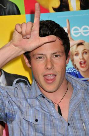 Cory Monteith a rejoint en 2009 Glee, une série musicale autour d'un groupe de loosers