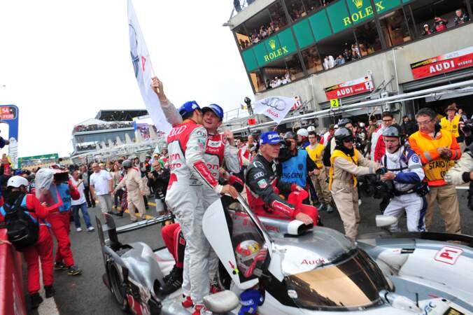 Effusion des vainqueurs de l'édition 2013 des 24 heures du Mans