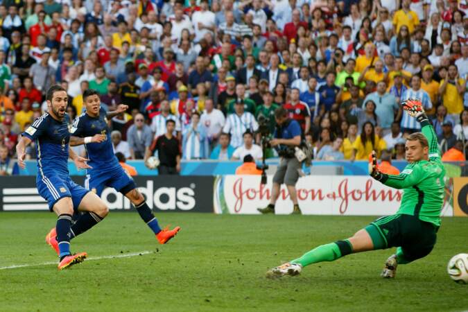 Sur le terrain, Gonzalo Higuain a réussi à franchir le but allemand…