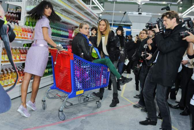 Rihanna fait les courses avec ses copines