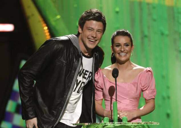 En 2010, Cory Monteith remet le prix de l'acteur télé de l'année aux Kids' Choice Awards avec Lea Michele 