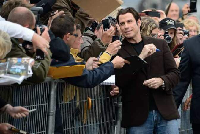 Bain de foule pour John Travolta