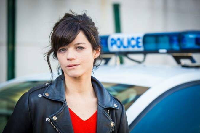 Elle est remplacée par Juliette Roudet alias Adèle Delettre, déjà présente depuis la saison 4