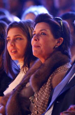 Charlotte et sa mère lors du défilé Chanel en décembre 2006
