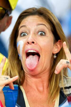 Une supportrice argentine rock'n'roll...