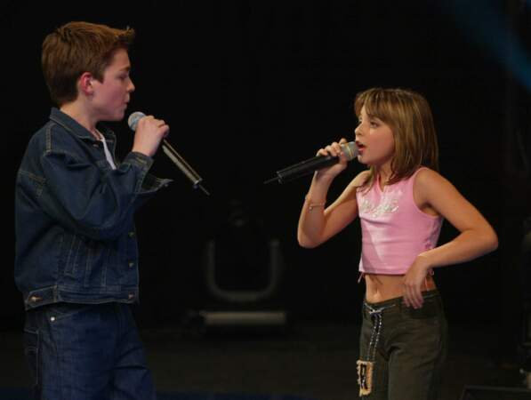En janvier 2002, elle n'a que 12 ans mais elle maîtrise le chant comme une vraie pro. 