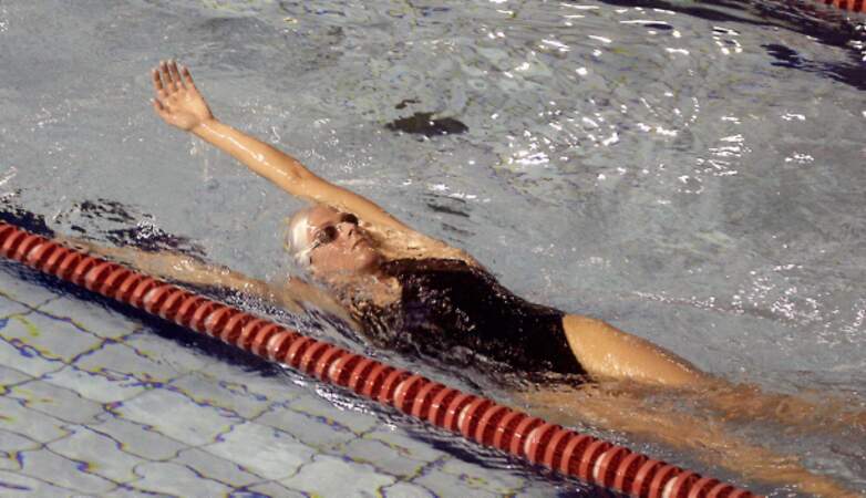 Elle : une championne de natation 