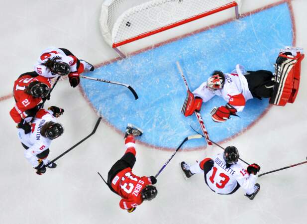 Le Canada bat la Suisse et se qualifie pour la finale (hockey sur glace, femmes)