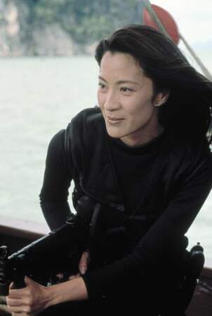  Michelle Yeoh dans Demain ne meurt jamais (1997)