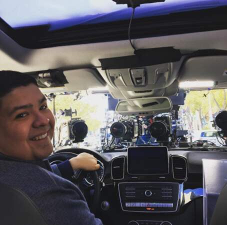 En voiture Simone, c'est Rico Rodriguez, alias Manny Delgado de Modern Family, qui conduit