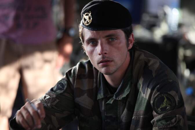 Avec un commando, il part en mission de sauvetage d'un reporter en Afghanistan dans Forces spéciales (2011).